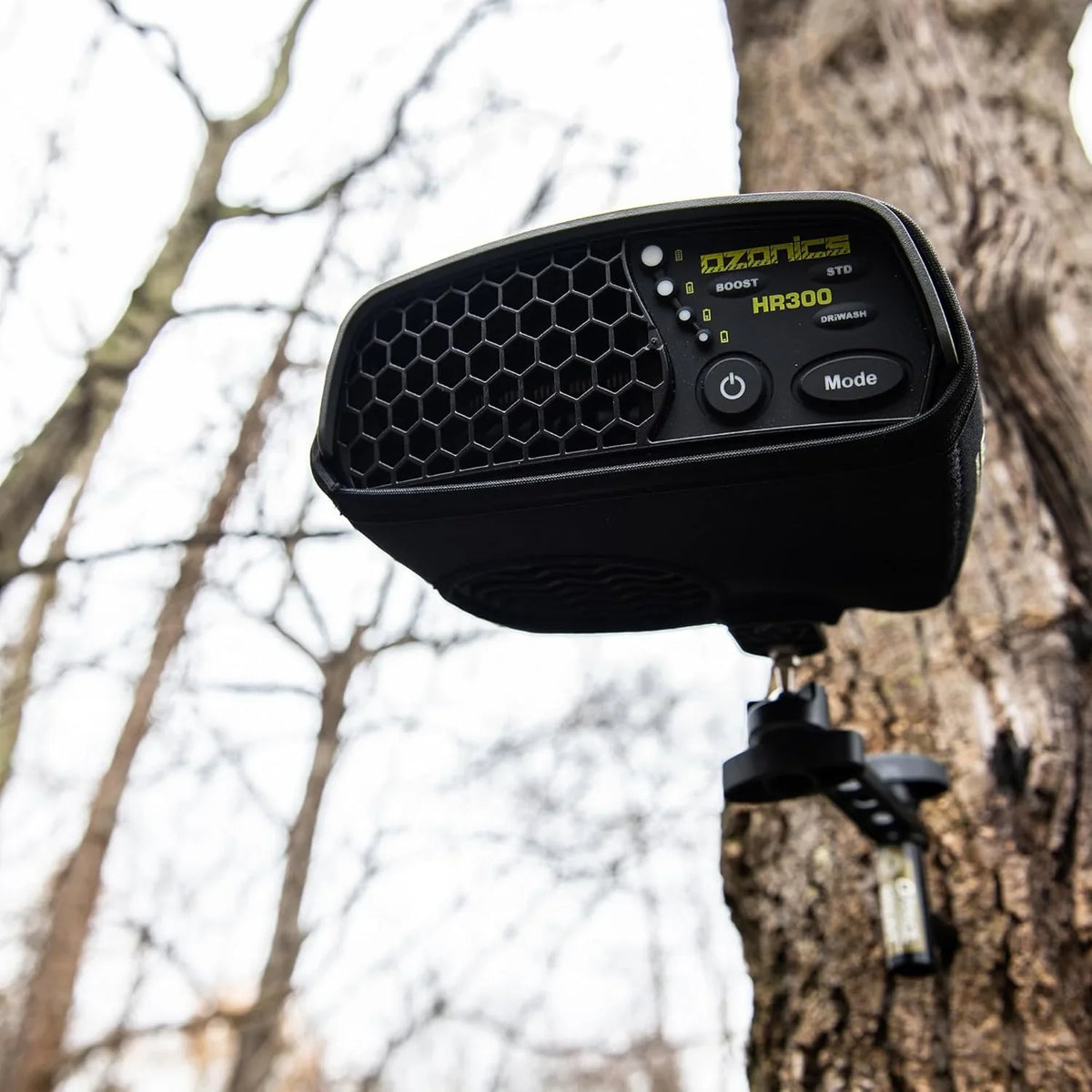 For the ozone generator for hunting, it has an enhanced output setting | An odor control device with 3 operation modes | An ozone odor elimination machine with a rechargeable battery and a tree-hanging device